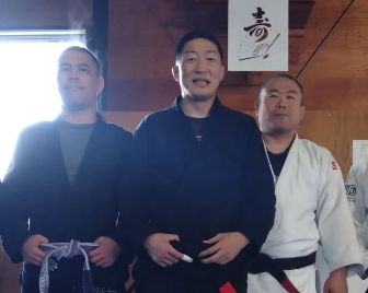 一般会員（20代〜60代）- 会社員や公務員が多く在籍し健康維持とストレス解消を目的とした練習